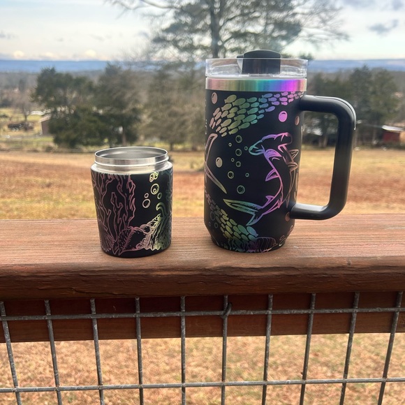 Shark engraved tumbler with snack holder - Picture 1 of 4